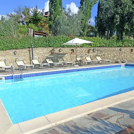 Holiday Pergo קורטונה